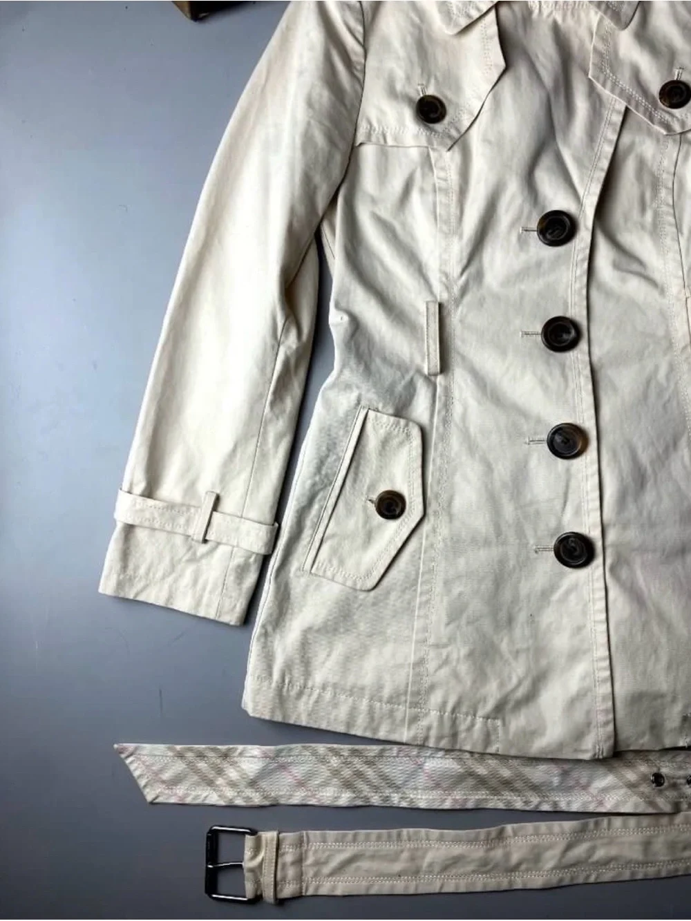 Burberry Cream Trench Coat - Picture 4 of 10